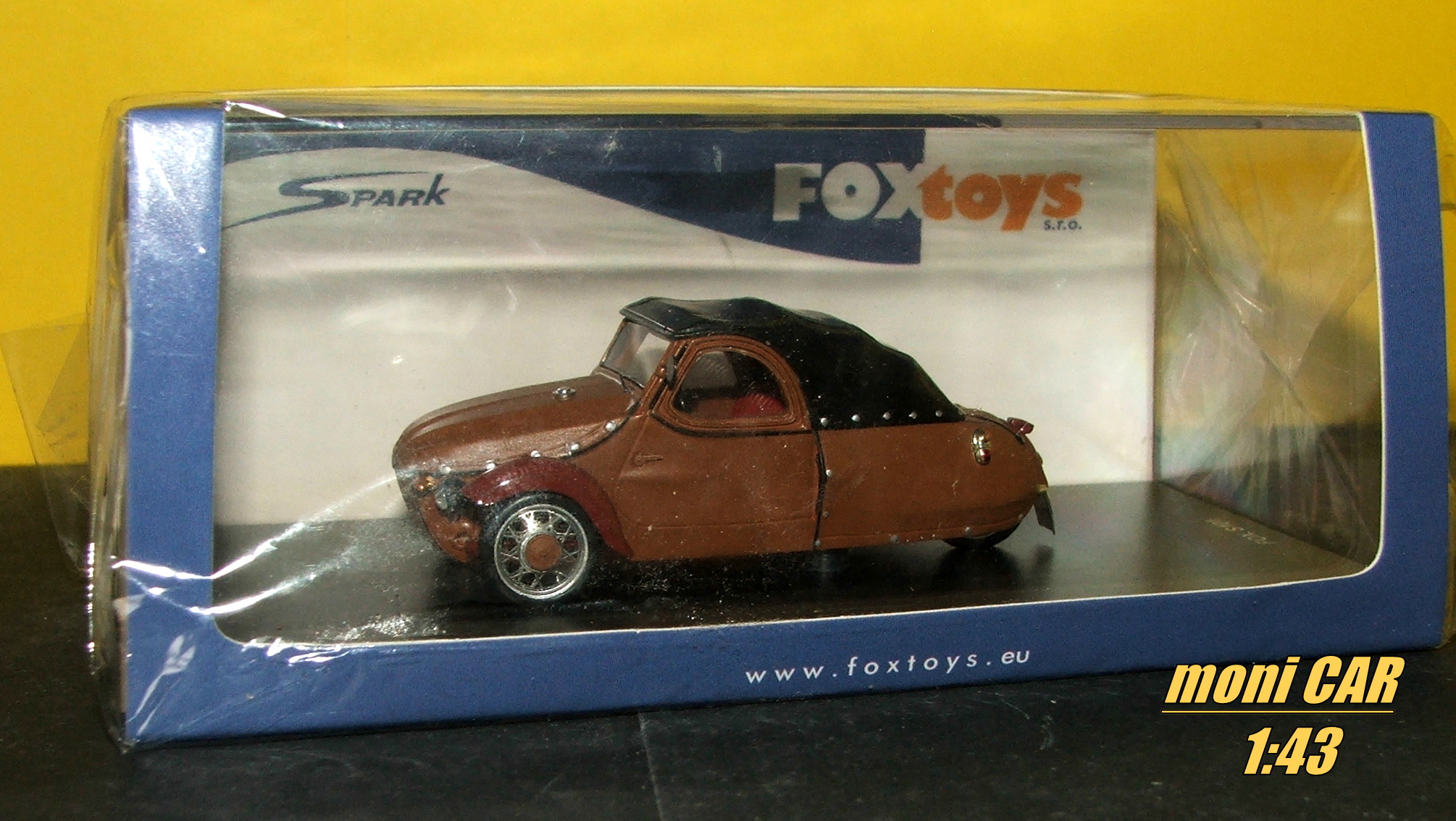 VELOREX 16/350 - 1963 (1:43) FOXTOYS/SPARK