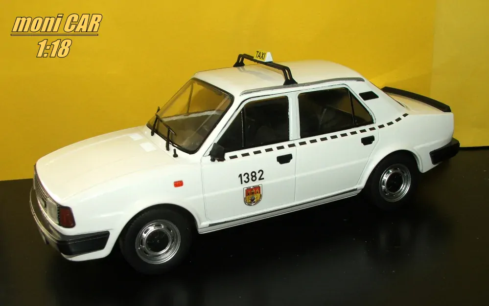 Škoda 120L Taxi (1:18) FOX18