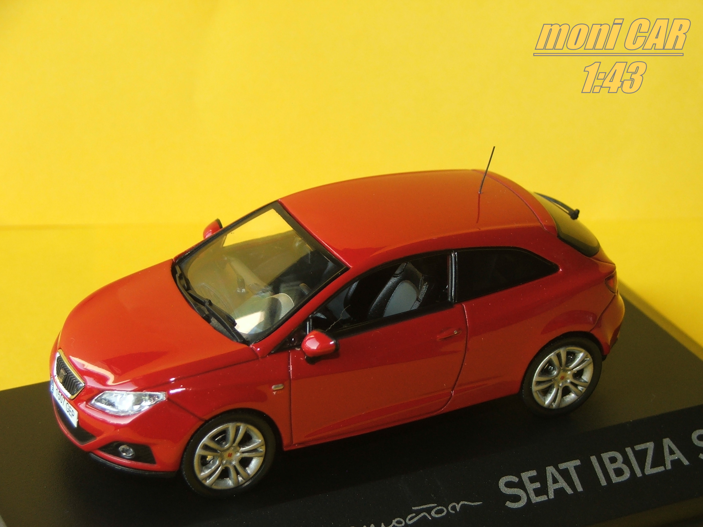 SEAT Ibiza SC Red (1:43) IXO/Fischer