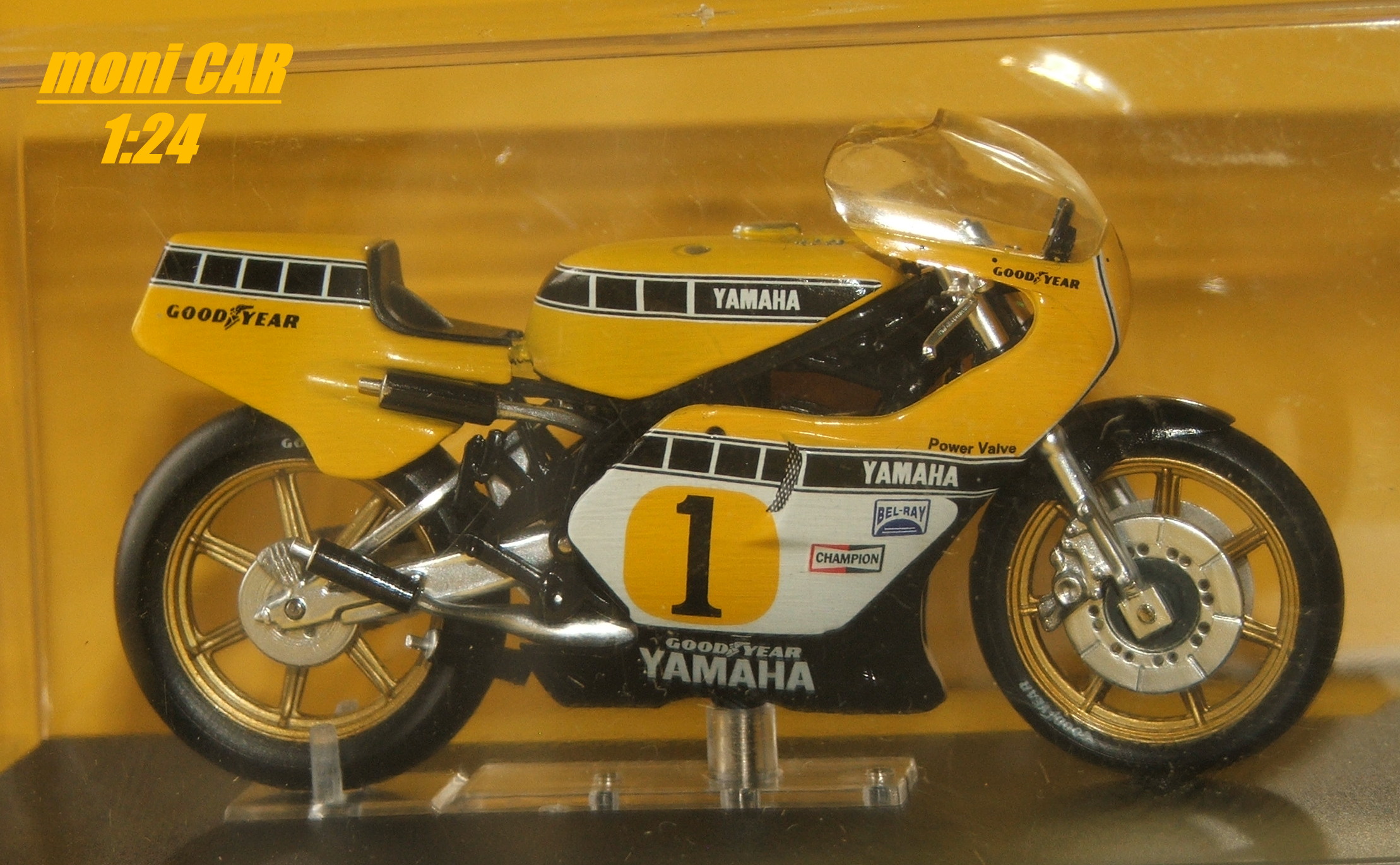 YAMAHA YYR500 No.1 - Kenny Roberts 1979 (1:24) DeAgostini