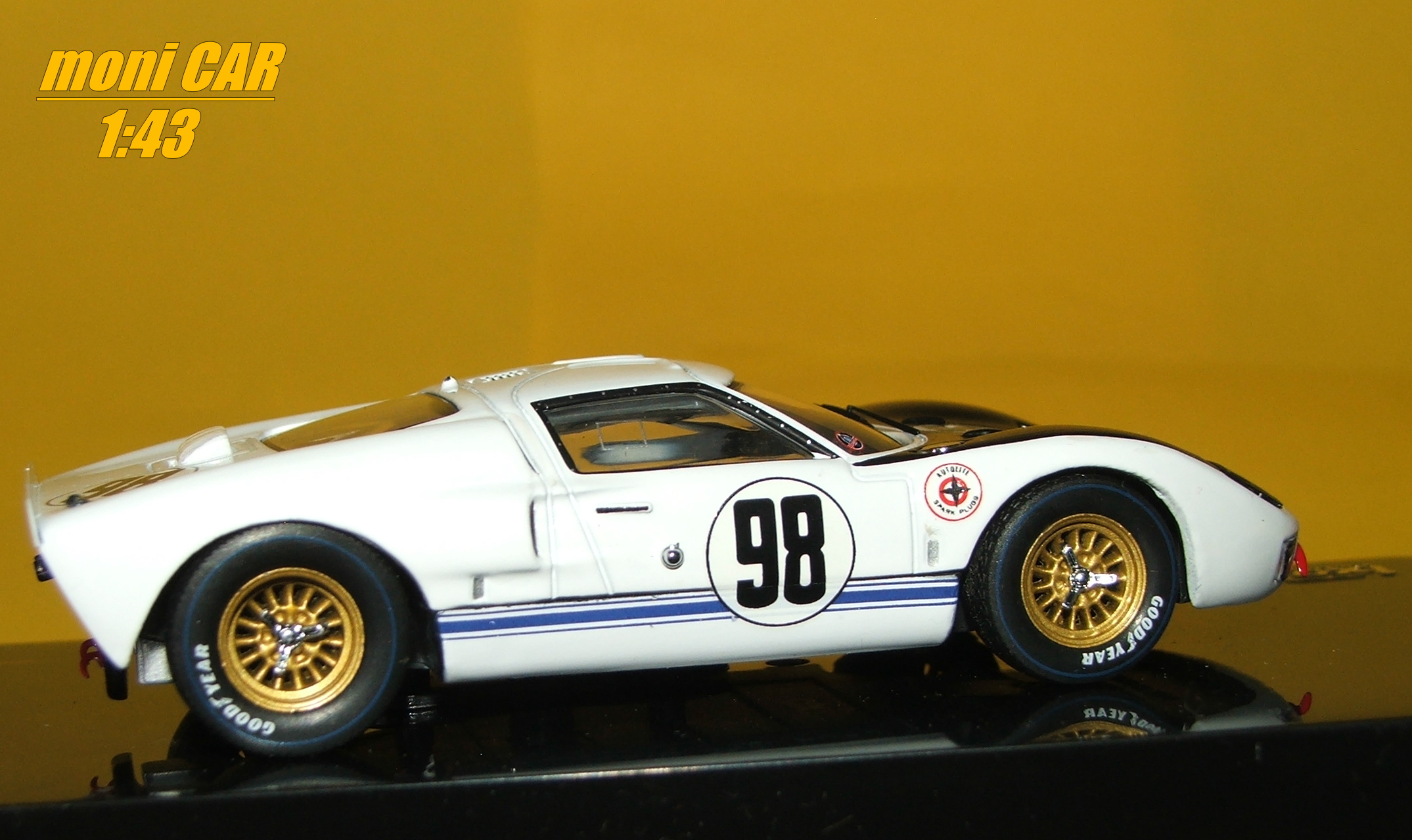 FORD GT 40 KKII - K. Miles- L. Ruby - Winner 24h Daytona 1966 (1:43) IXO
