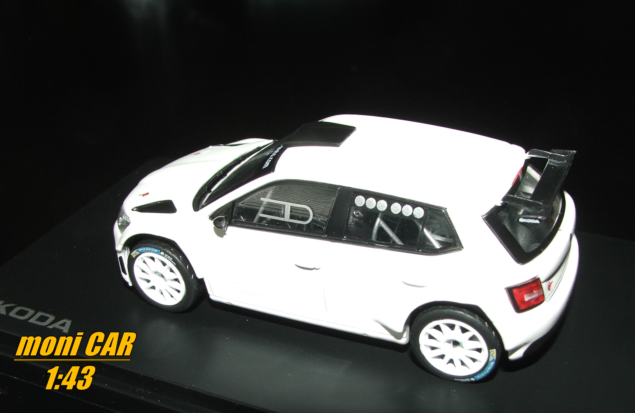 ŠKODA Fábia III R5 2015 White (1:43) ABREX