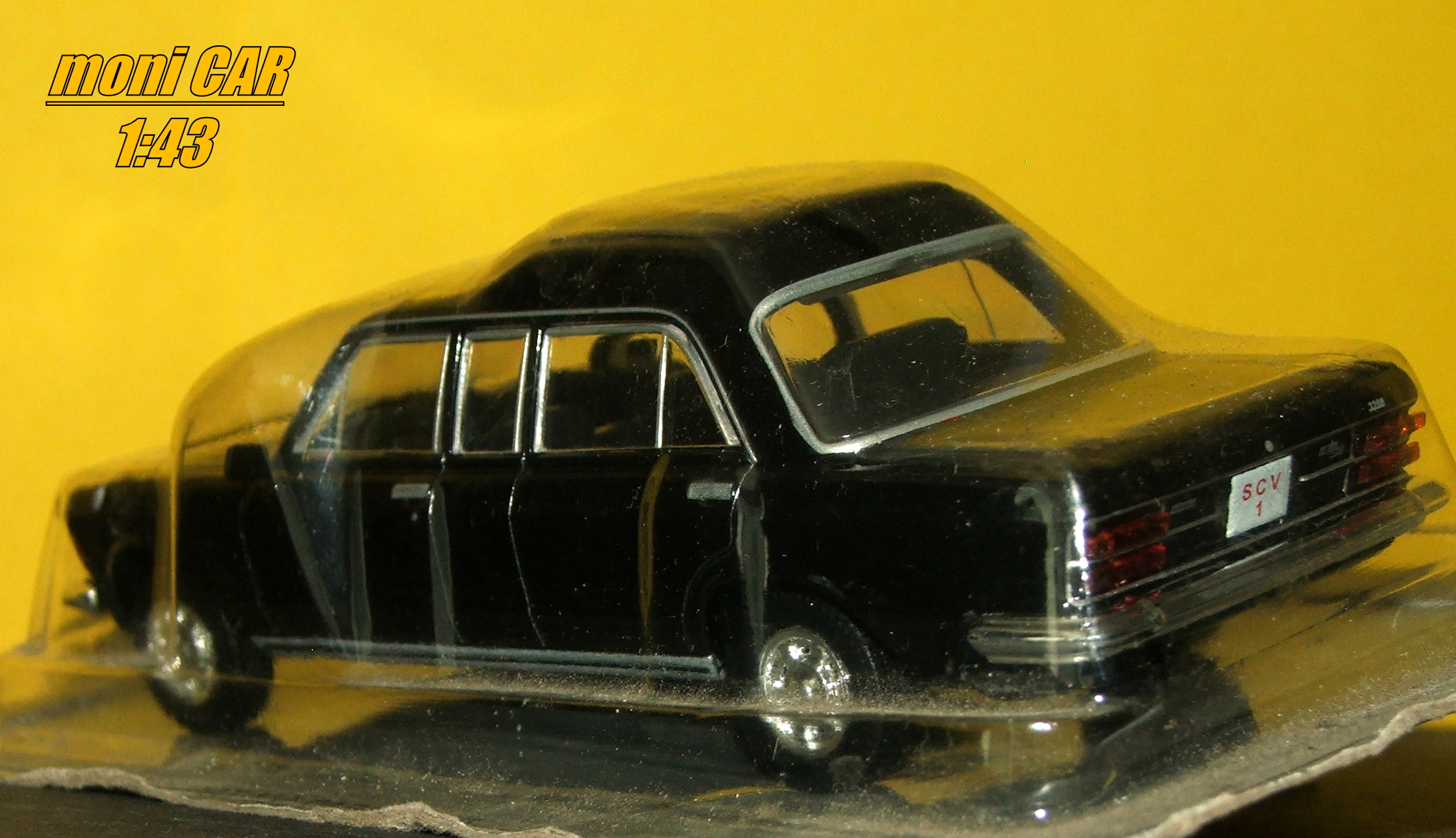 FIAT 130 "Papamobil" 1969 (1:43) DeAgostini