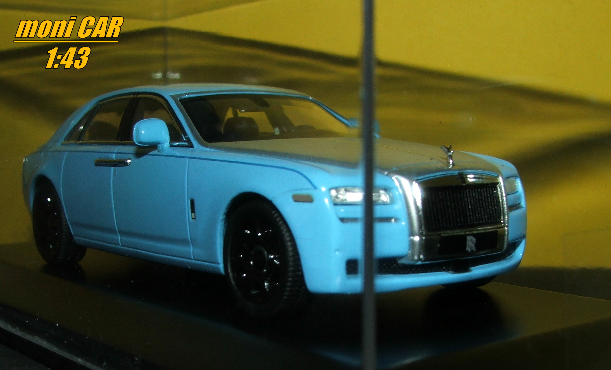 ROLLS ROYCE - GHOST 4-DOOR 2010 (1:43) IXO