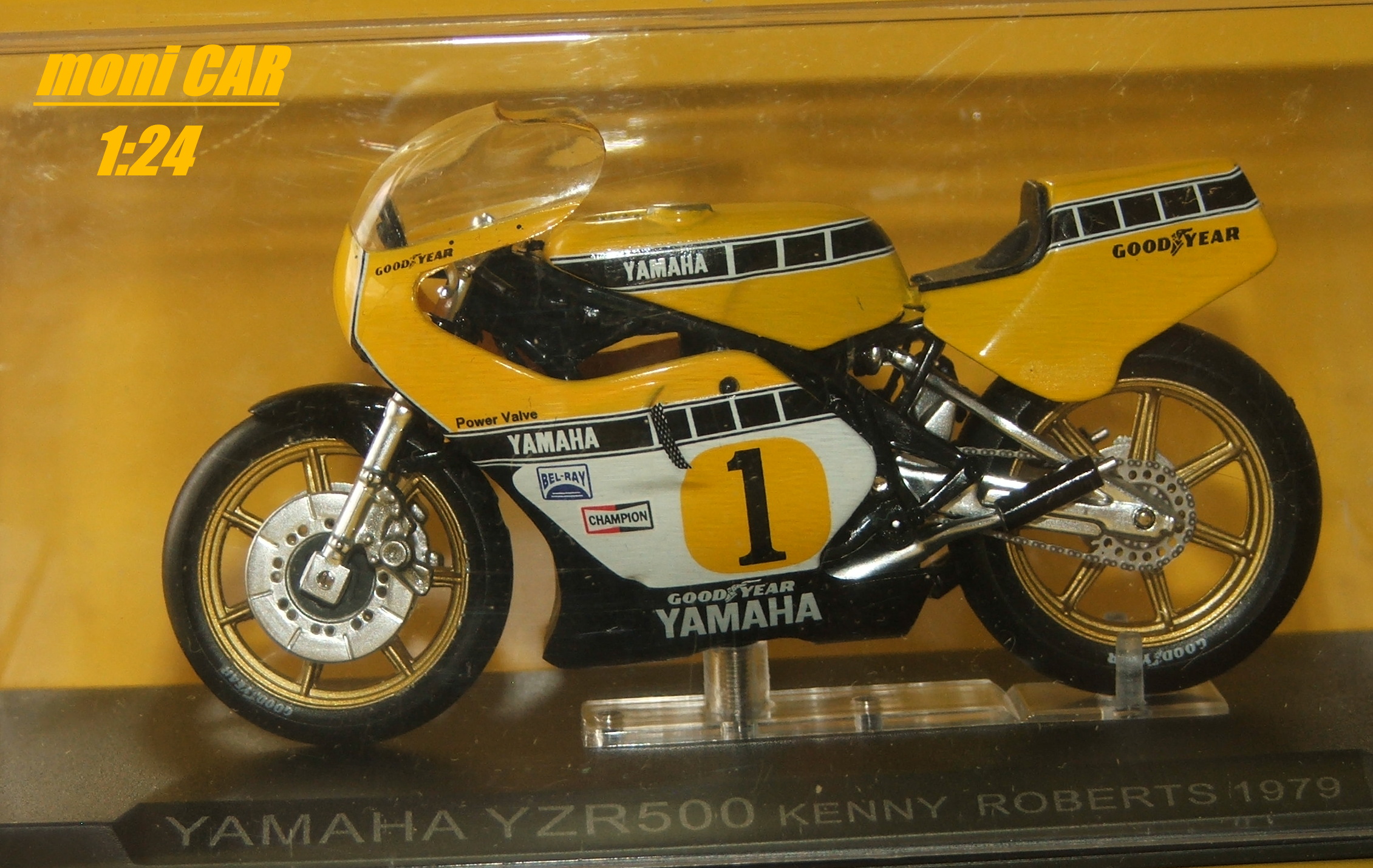 YAMAHA YYR500 No.1 - Kenny Roberts 1979 (1:24) DeAgostini