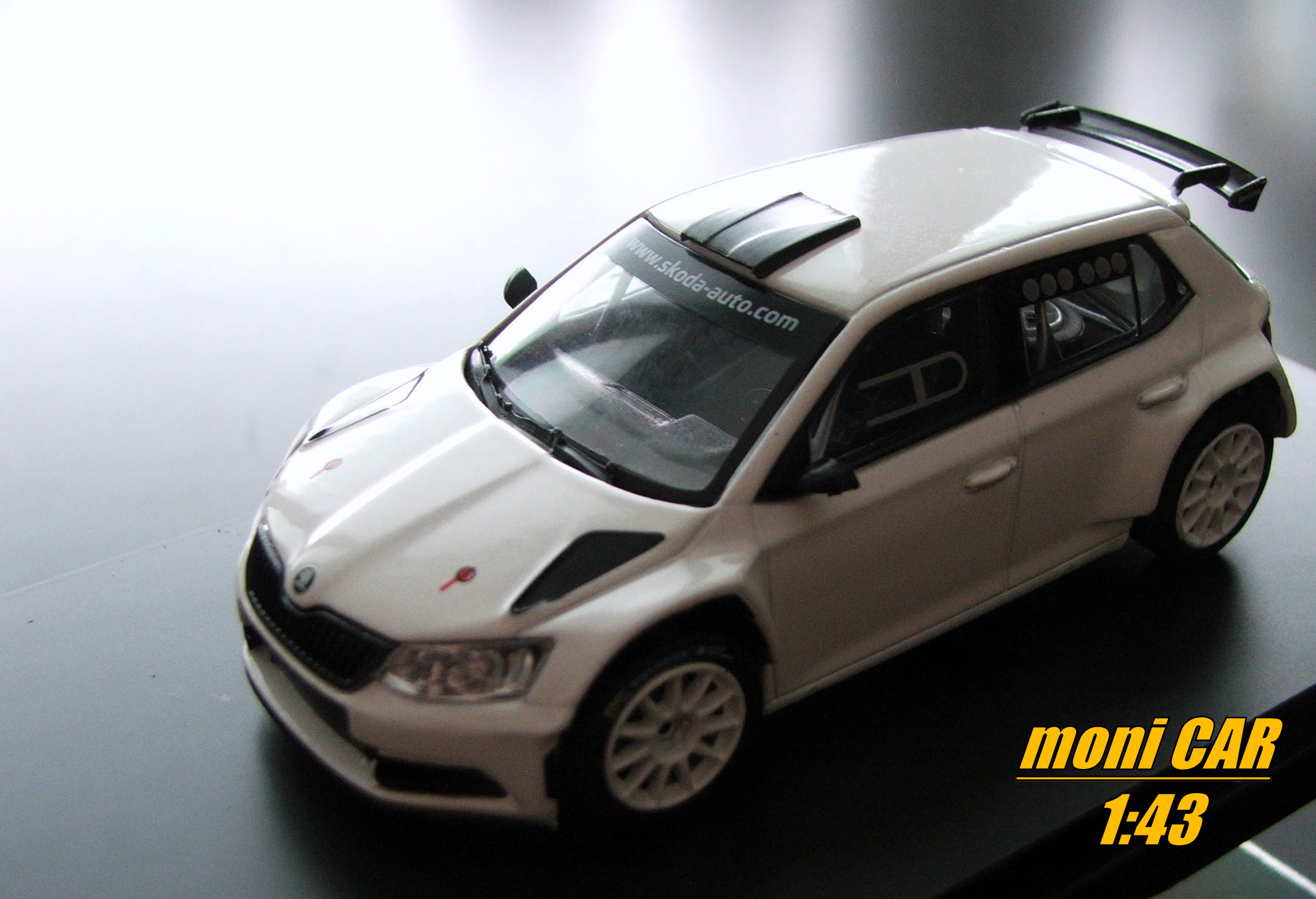 ŠKODA Fábia III R5 2015 White (1:43) ABREX