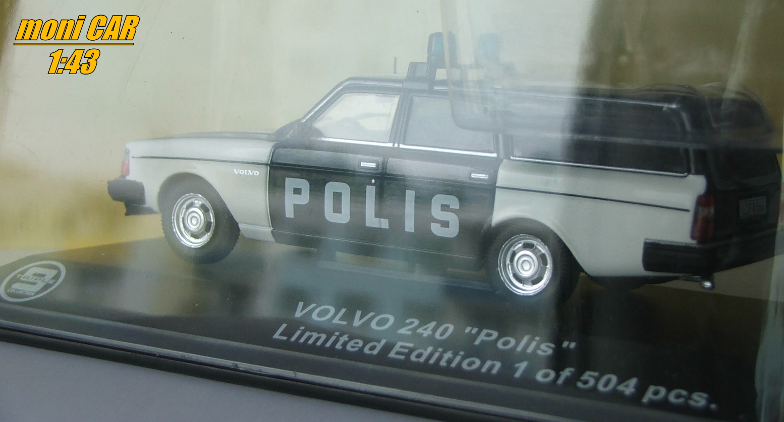 VOLVO 240 "Polis" (1:43) TRIPLE 9