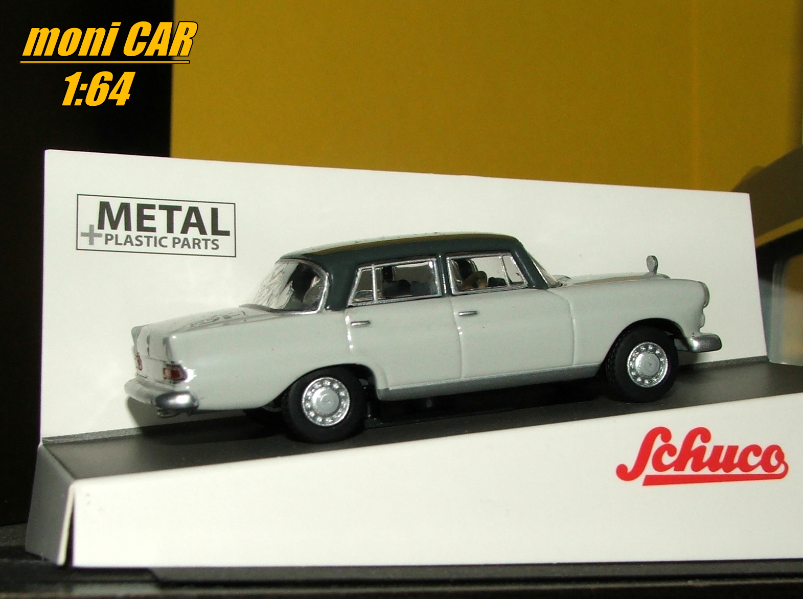 MERCEDES-BENZ 200D (W110) (1:64) SCHUCO Edition 1:64