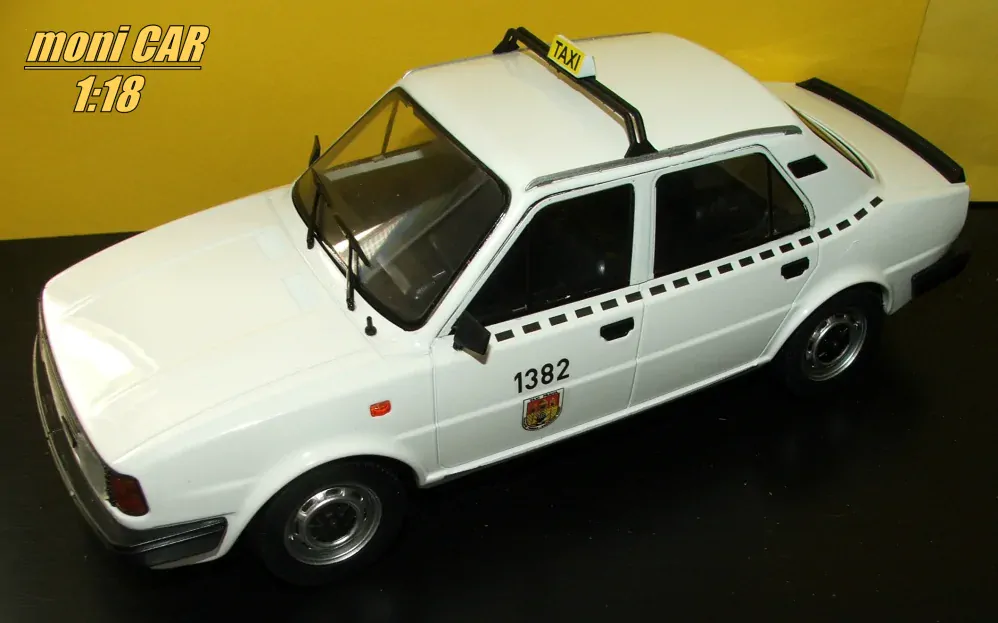 Škoda 120L Taxi (1:18) FOX18