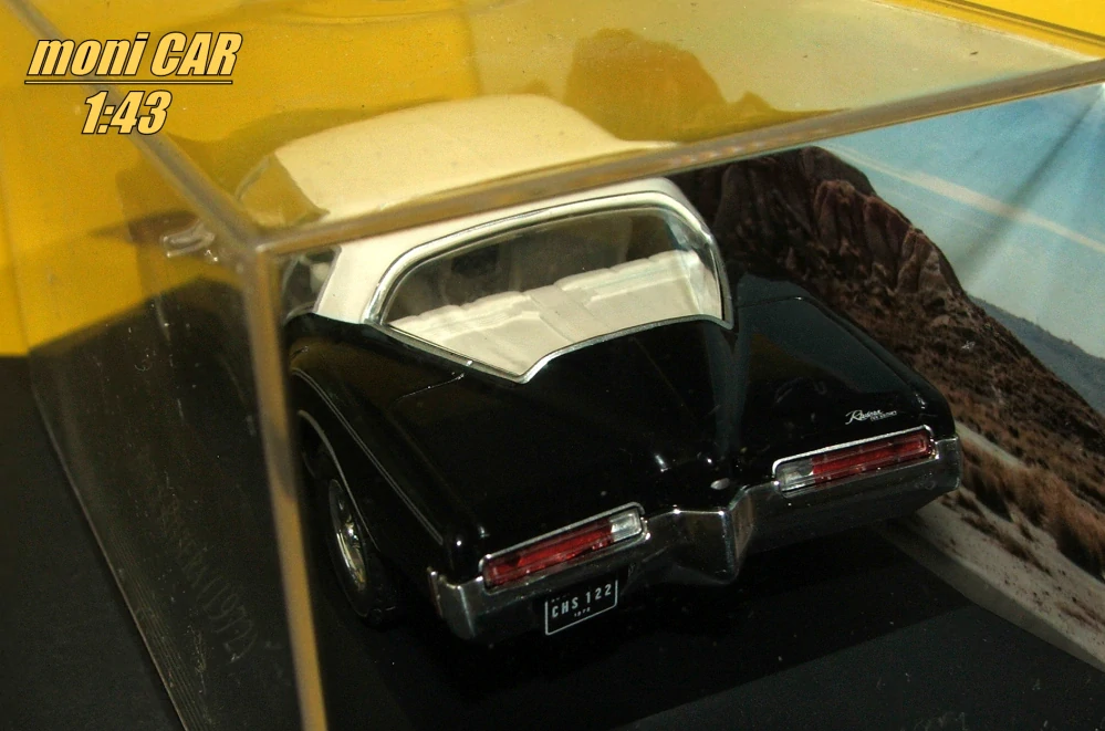 BUICK Riviera 1972 (1:43) Altaya/IXO