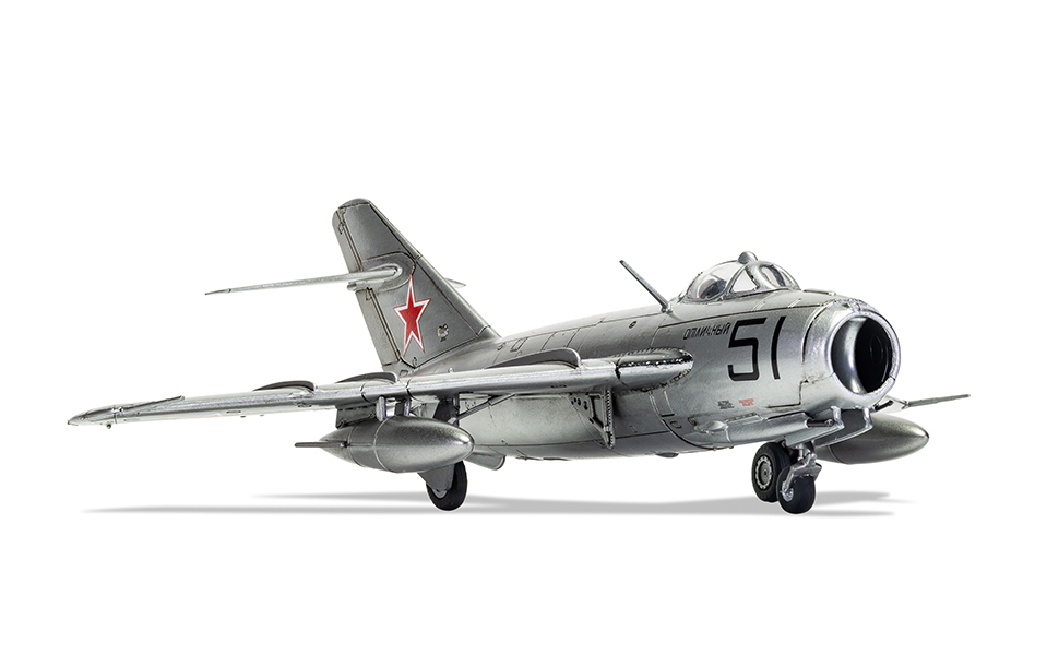 MiG-17F "Fresco" (SHENYANG J-5)  (Mikoyan-Gurevich) (1:72) AIRFIX