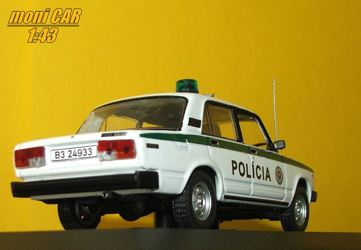 LADA VAZ 2107 Polícia Bratislava (1:43) FOX18