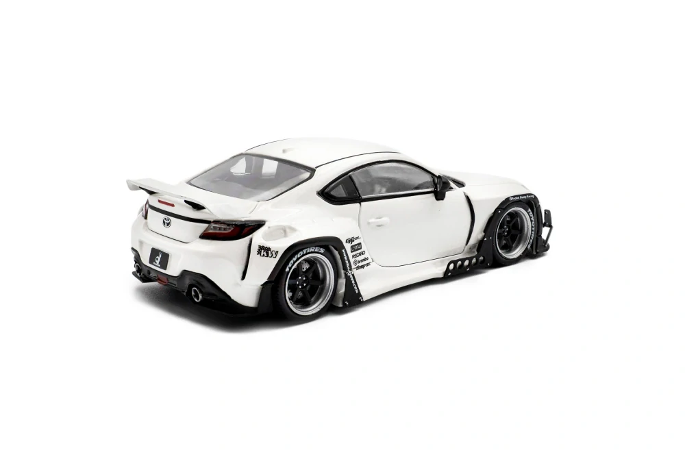 TOYOTA GF86 - Pandem Rocket Bunny 2022 - White (1:43) SOLIDO